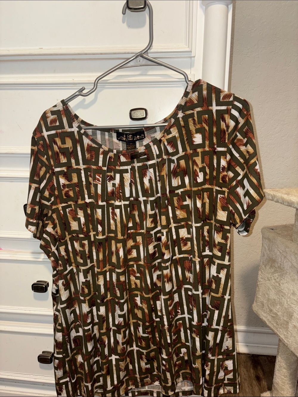 City Chic Olive Green Geometric Short Sleeve Tee with Brown Accents